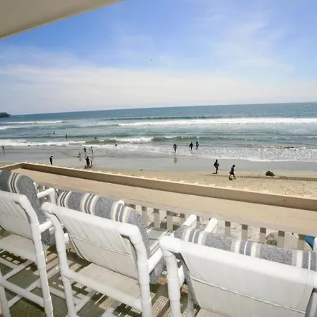 D20 - Beachfront Delight
